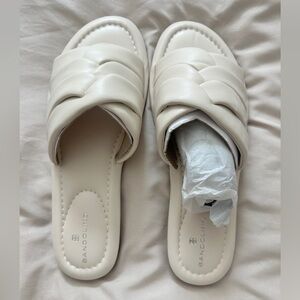 Bandolino Cream Mule Flat Sandals with Minimalist Design